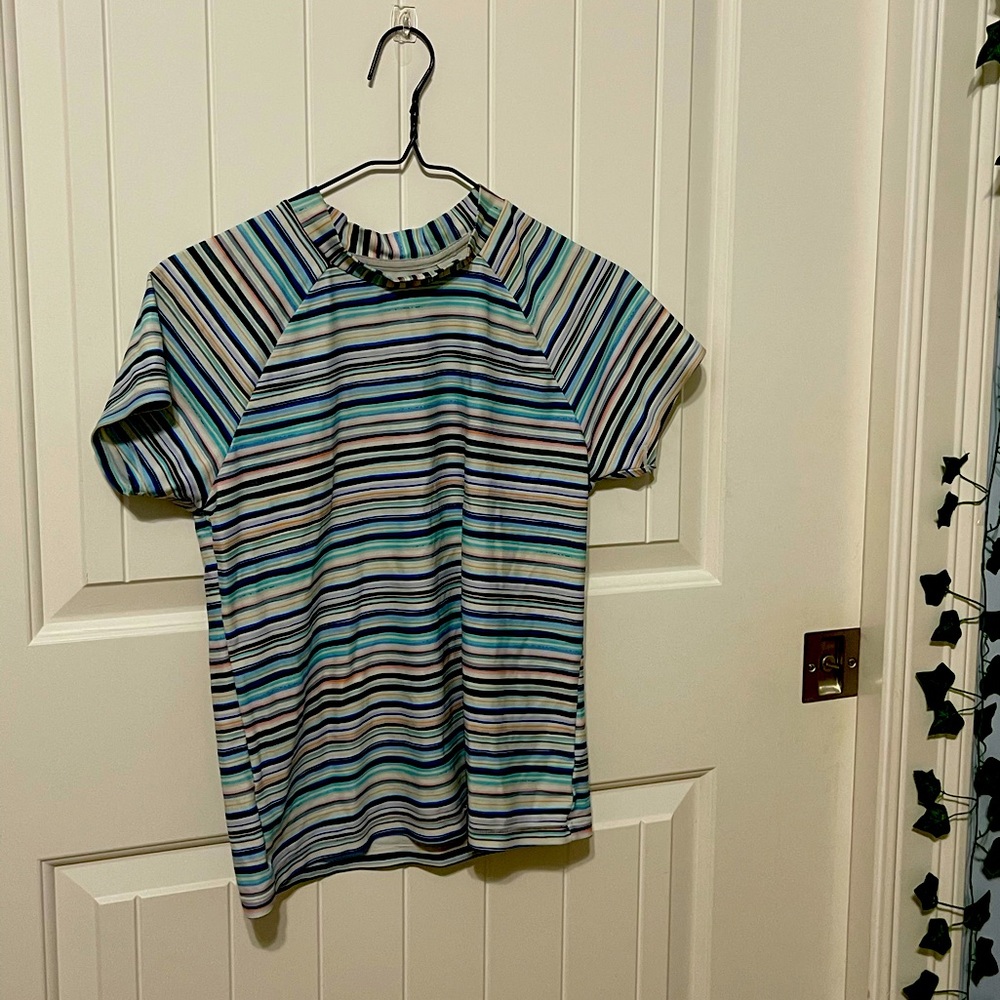 Colorful Athleta size XXL short sleeve rash guard